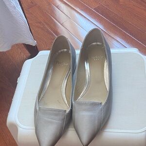 Perlato Women's Metallic Silver Flats